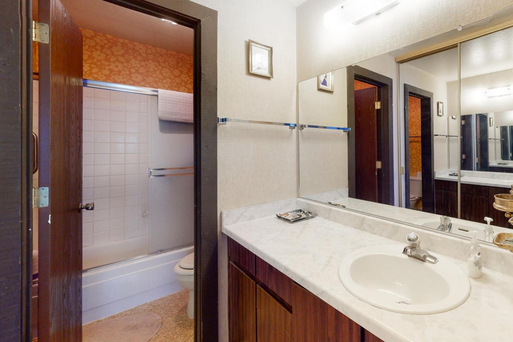 Tahome & Tahoe Place Incline Village Room photo