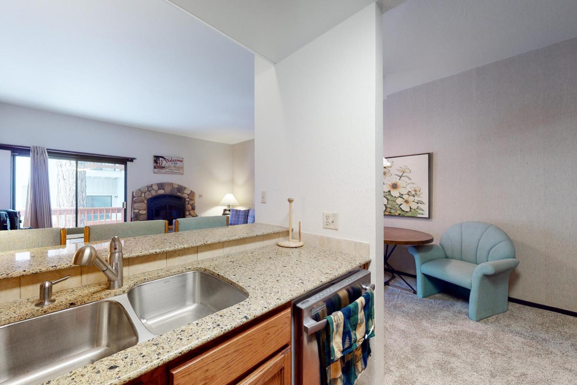 Tahome & Tahoe Place Incline Village Room photo